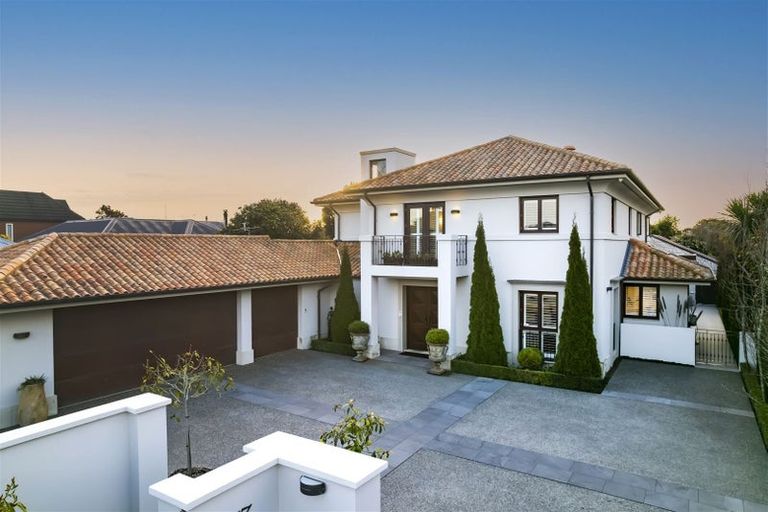 Photo of property in 87 Merivale Lane, Merivale, Christchurch, 8014