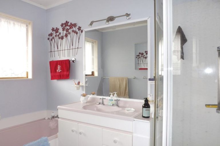 Photo of property in 10 Te Kama Street, Levin, 5510