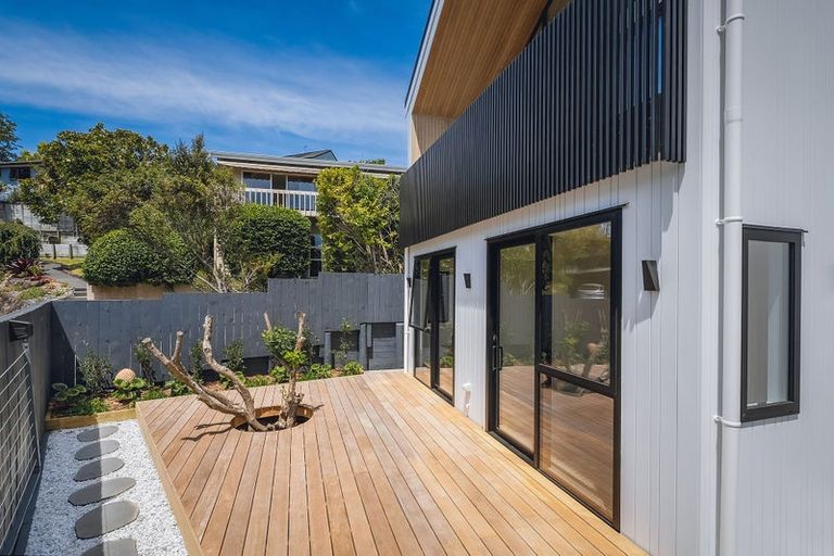 Photo of property in 15c Kiri Place, Mairangi Bay, Auckland, 0630