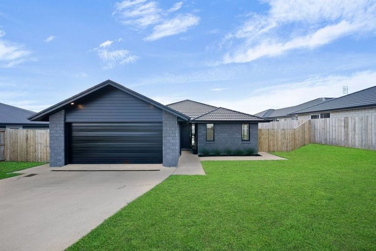 Photo of property in 13 Leathem Crescent, Pokeno, 2402