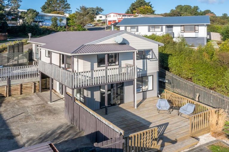 Photo of property in 22 Staysail Place, Whitby, Porirua, 5024