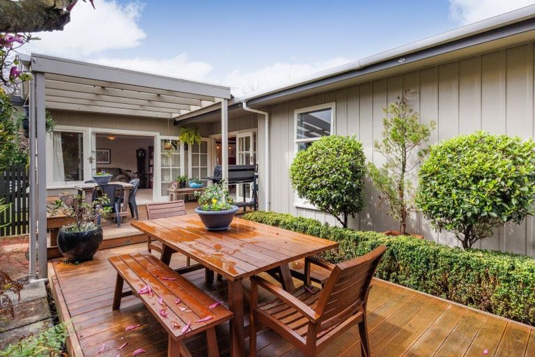 Photo of property in 121 Ruamahanga Crescent, Terrace End, Palmerston North, 4410