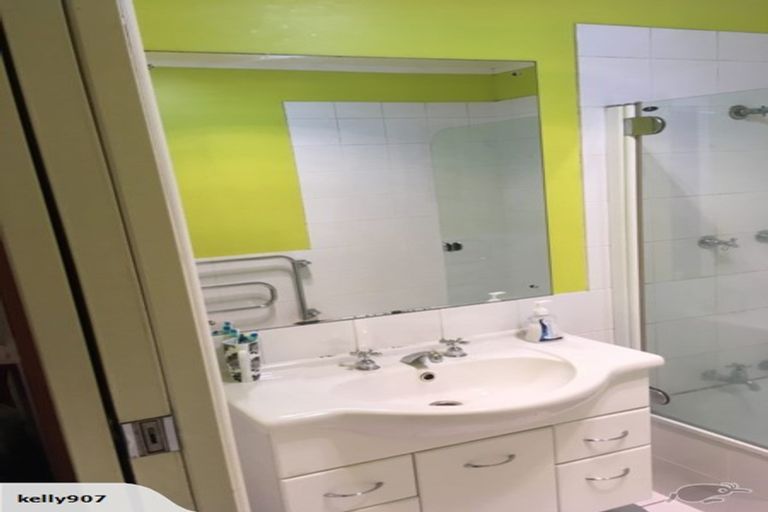 Photo of property in 30 Megan Avenue, Pakuranga Heights, Auckland, 2010