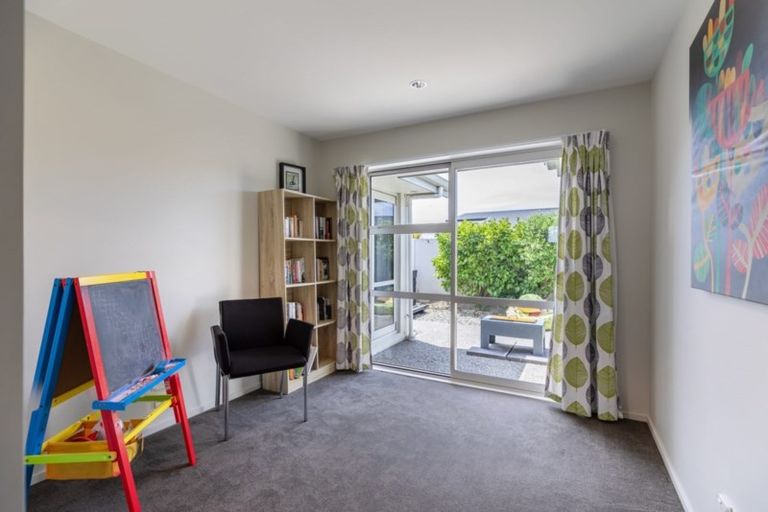 Photo of property in 16 Istana Place, Britannia Heights, Nelson, 7010