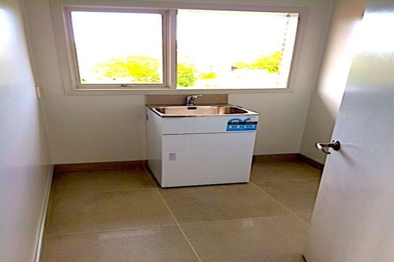 Photo of property in 9 Seaview Road, Castor Bay, Auckland, 0620