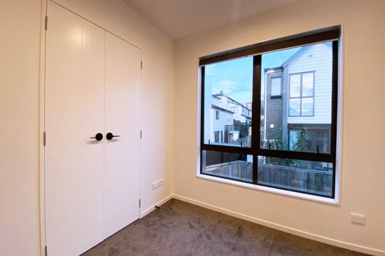 Photo of property in 8/10 Ayr Road, Pakuranga, Auckland, 2010