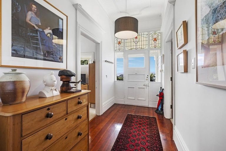 Photo of property in 23 Moana Road, Kelburn, Wellington, 6012