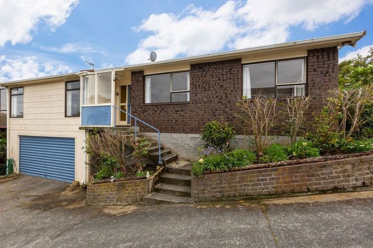 Photo of property in 8 The Sounding, Whitby, Porirua, 5024