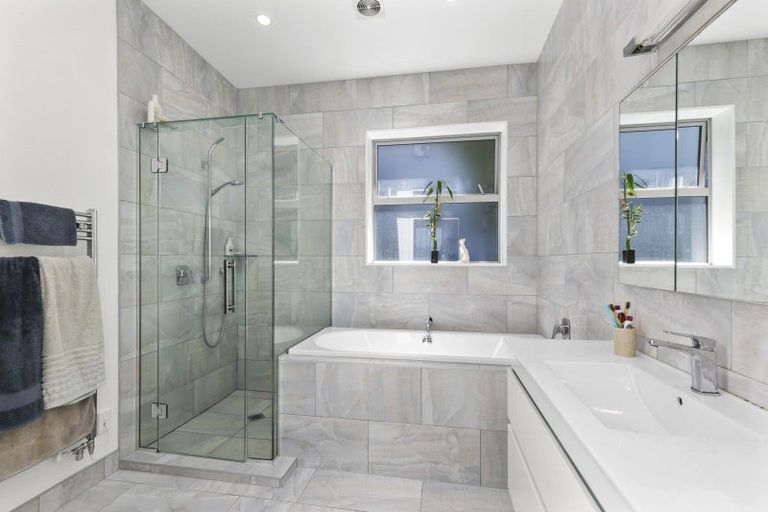 Photo of property in 6 Owhiro Bay Parade, Island Bay, Wellington, 6023