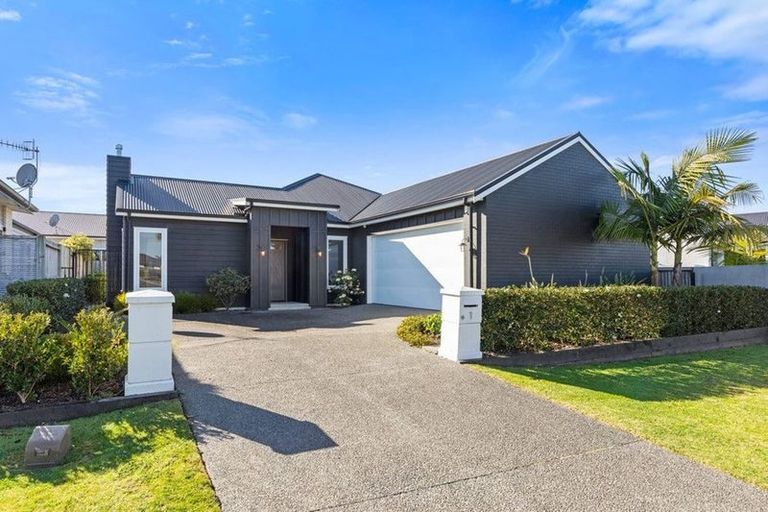Photo of property in 1 Ascarina Way, Papamoa Beach, Papamoa, 3118