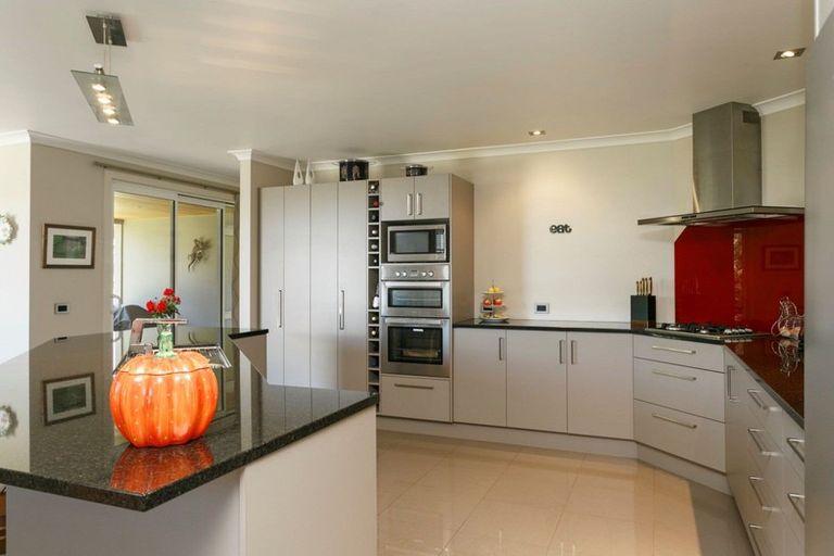 Photo of property in 19 Montgomery Crescent, Kinloch, Taupo, 3377