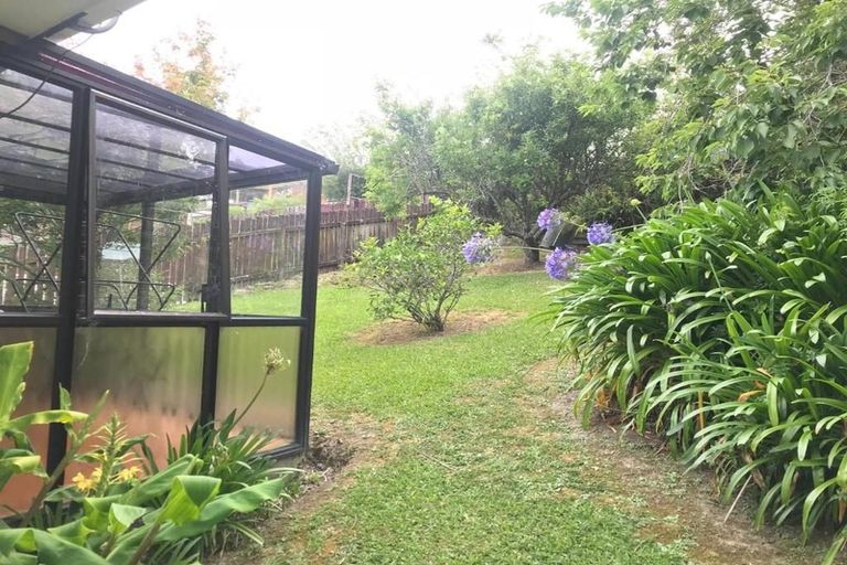Photo of property in 2/5 Keldale Place, Forrest Hill, Auckland, 0620