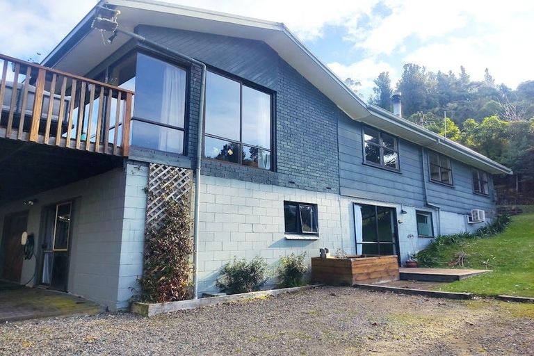Photo of property in 2 Branch Road, Lake Okareka, Rotorua, 3076