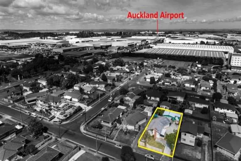 Photo of property in 12 Kohinoor Avenue, Mangere, Auckland, 2022