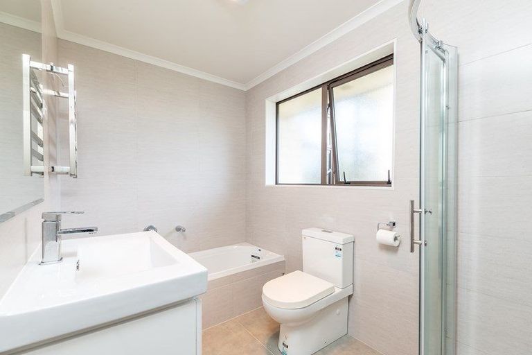 Photo of property in 9 Alloway Street, Westgate, Auckland, 0614