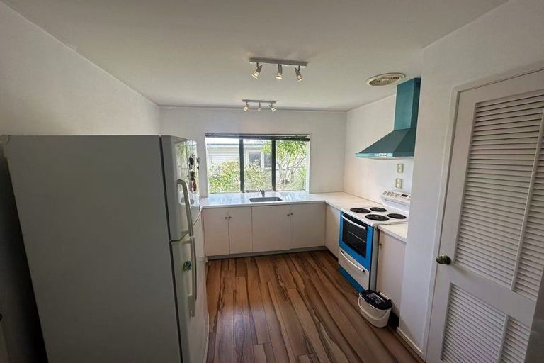 Photo of property in 3/21 College Road, Northcote, Auckland, 0627