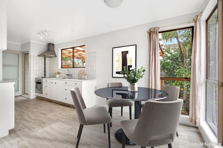 Photo of property in 19 Benita Place, Sunnyvale, Auckland, 0612