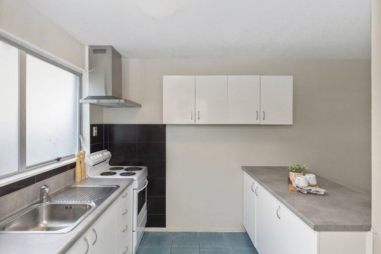 Photo of property in 4/30 Epsom Road, Sockburn, Christchurch, 8042