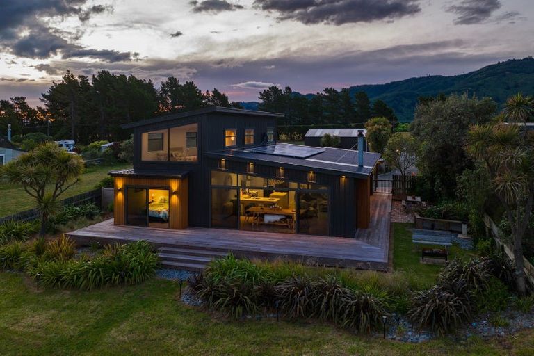 Photo of property in 112 Rarangi Beach Road, Rarangi, Blenheim, 7273