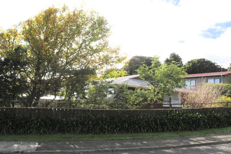Photo of property in 26 Hookway Grove, Paraparaumu, 5032