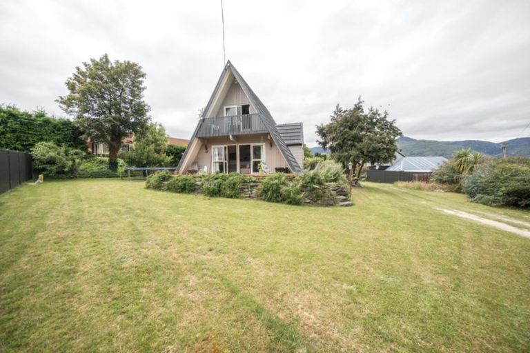 Photo of property in 35 Lakeview Terrace, Lake Hawea, Wanaka, 9382