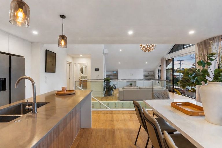 Photo of property in 33 Renata Crescent, Te Atatu Peninsula, Auckland, 0610