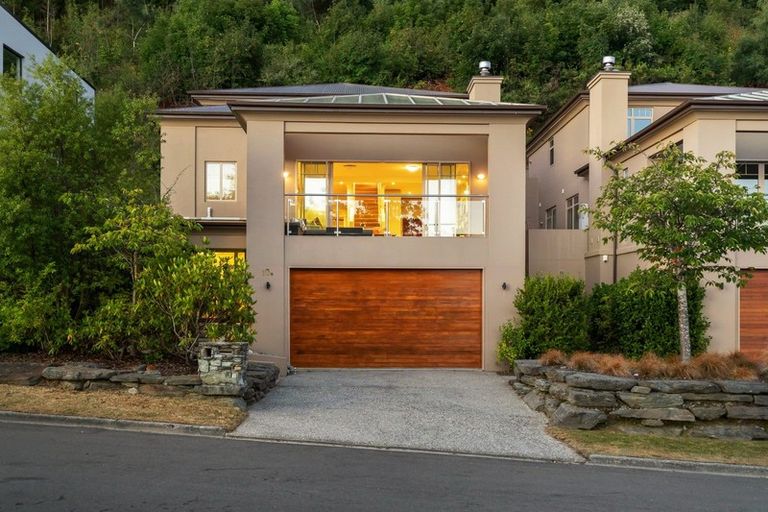 Photo of property in 10b Vancouver Drive, Queenstown, 9300