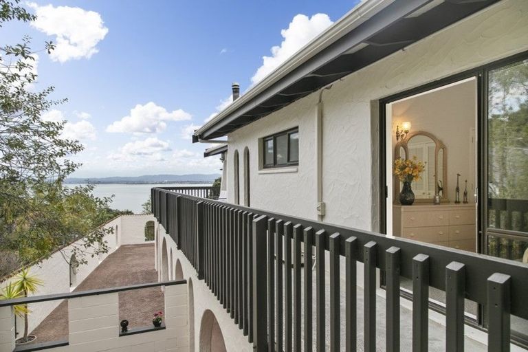 Photo of property in 69 Rosecamp Road, Beach Haven, Auckland, 0626