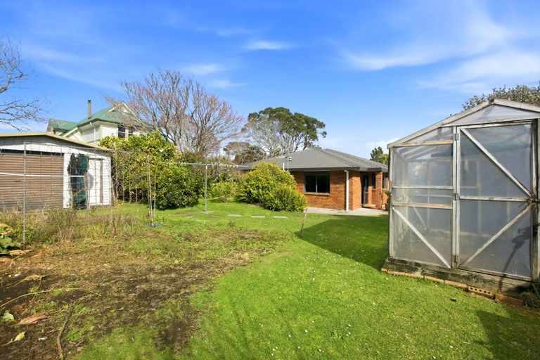Photo of property in 71 Brooklands Road, Brooklands, New Plymouth, 4310