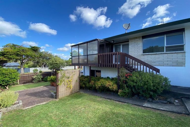 Photo of property in 1/44 Meadway, Sunnyhills, Auckland, 2010