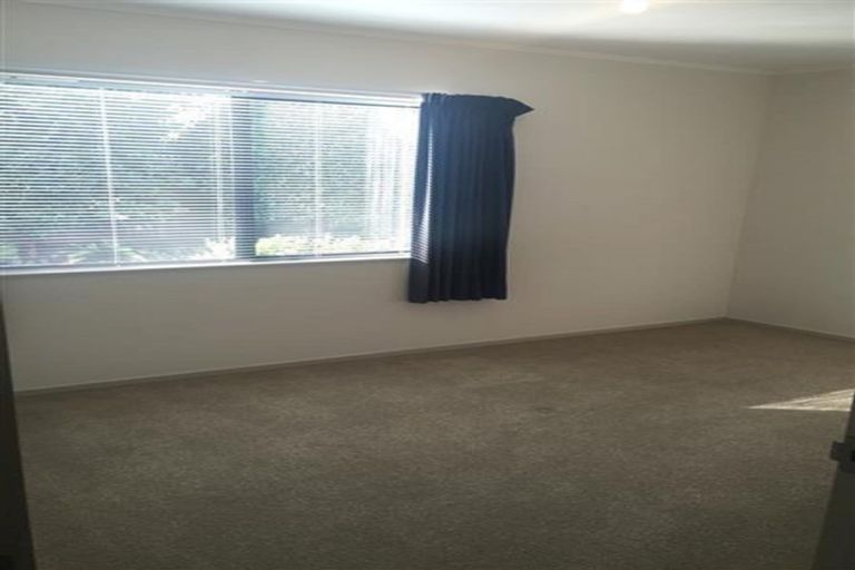 Photo of property in 21 Glucina Avenue, West Harbour, Auckland, 0618