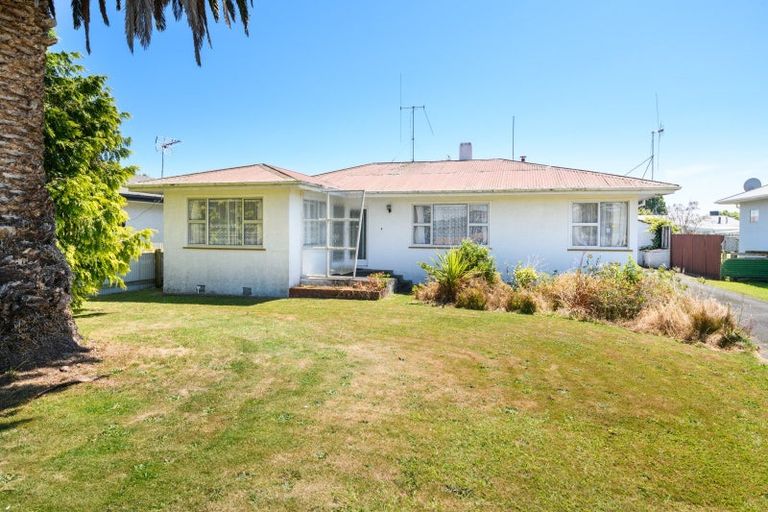 Photo of property in 5 Belvedere Crescent, Takaro, Palmerston North, 4412