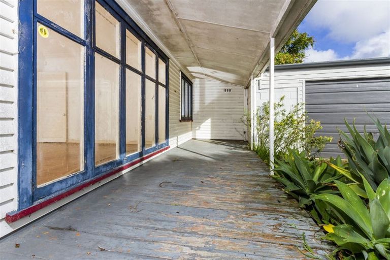 Photo of property in 2/22 Windy Ridge Road, Glenfield, Auckland, 0629