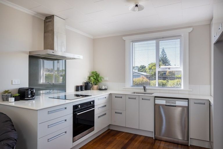 Photo of property in 6 High Street West, Waitara, 4320