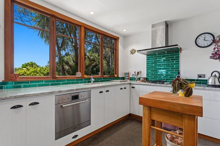 Photo of property in 16 Pohutukawa Avenue, Ohope, 3121