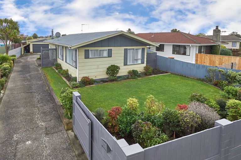 Photo of property in 55 Acacia Street, Kelvin Grove, Palmerston North, 4414