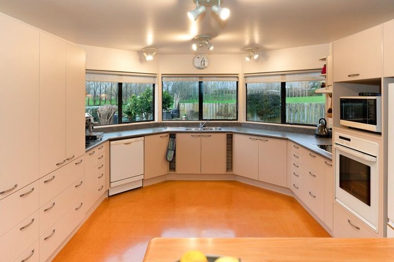 Photo of property in 45 Takapu Road, Manakau, Levin, 5573