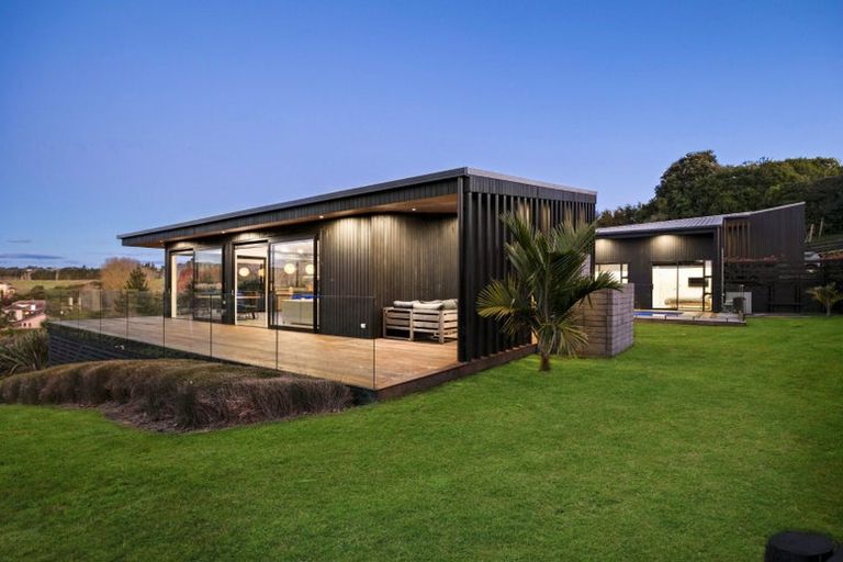 Photo of property in 27 Brownhill Road, Whitford, Manurewa, 2576