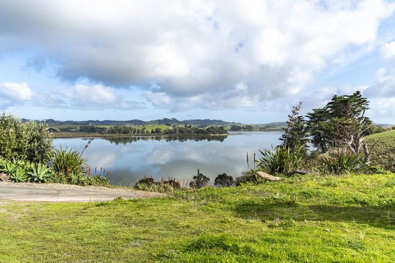 Photo of property in 17 Dem Road, Pahi, Paparoa, 0571