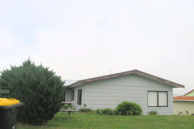 Photo of property in 24 Almora View, Ascot Park, Porirua, 5024