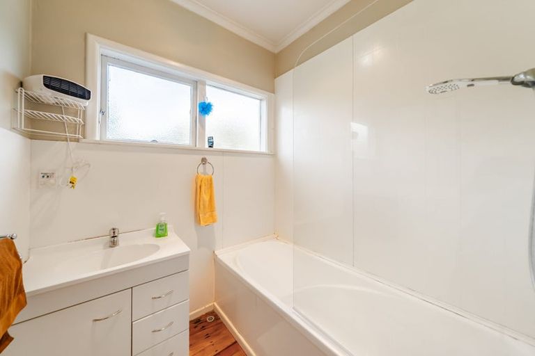 Photo of property in 298 Main Road, Tawa, Wellington, 5028