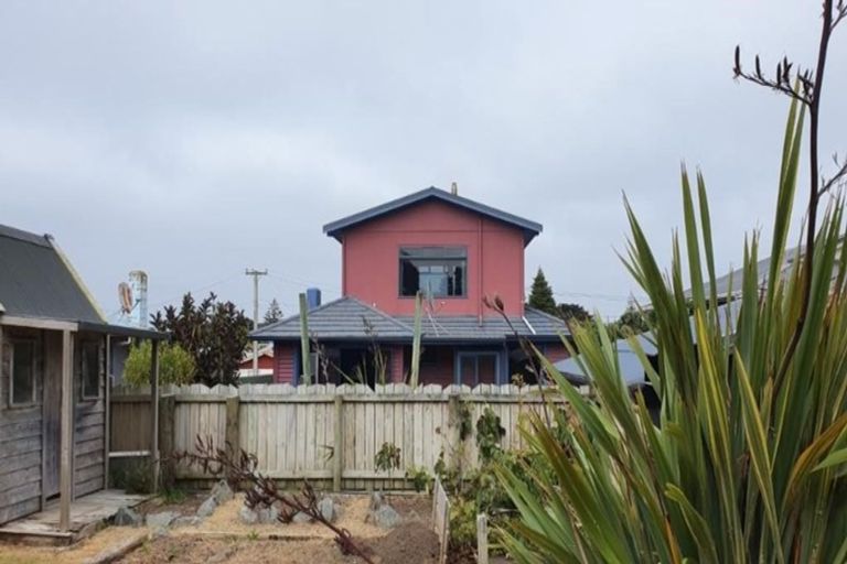 Photo of property in 14 Aotea Street, Castlecliff, Whanganui, 4501