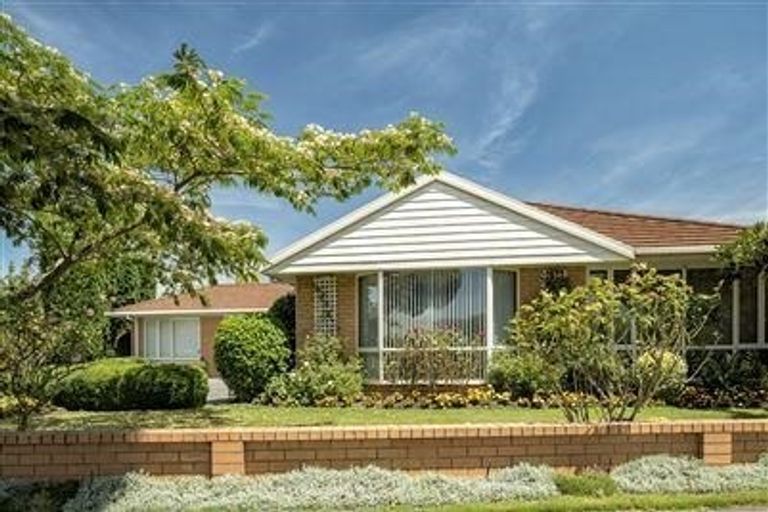 Photo of property in 3 Wiltshire Mews, Avonhead, Christchurch, 8042