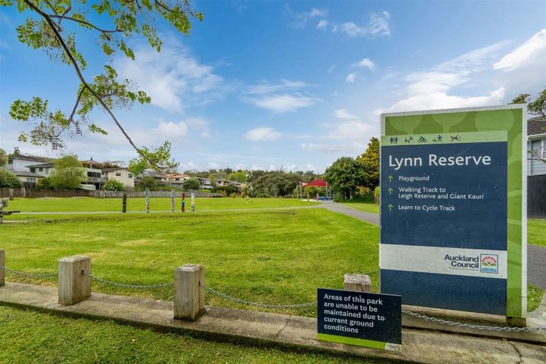 Photo of property in 53 Spinella Drive, Bayview, Auckland, 0629