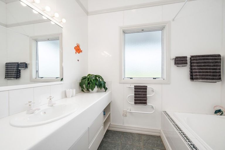 Photo of property in 30 Saleyards Road, Kauri, 0185