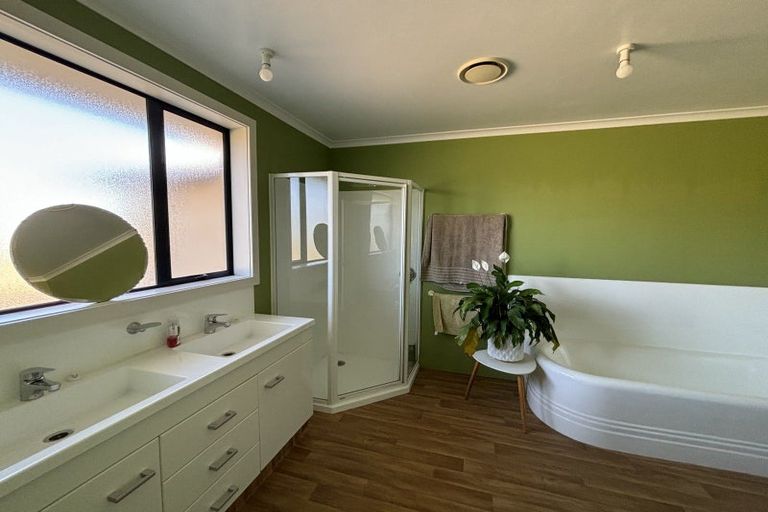 Photo of property in 3/102 Beach Road, Awamoa, Oamaru, 9495