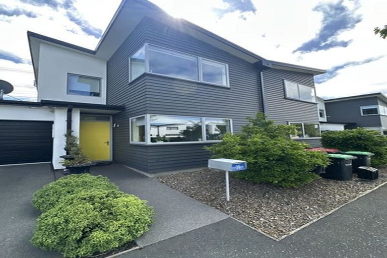 Photo of property in 20 Menin Gate Crescent, Broomfield, Christchurch, 8042
