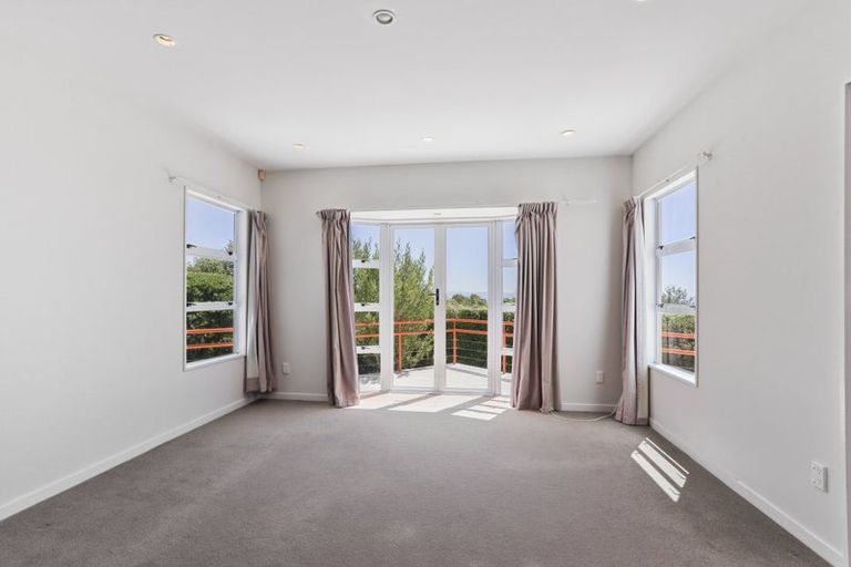 Photo of property in 2/5a Madeley Road, Mount Pleasant, Christchurch, 8081