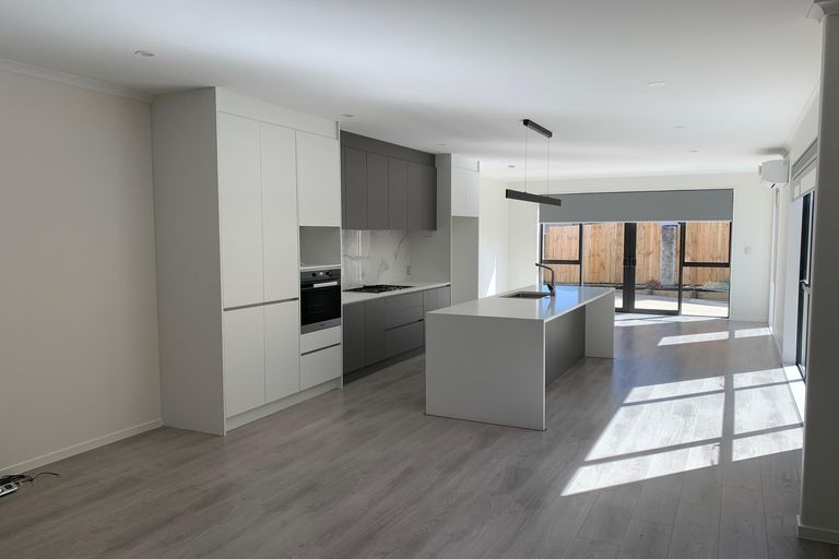 Photo of property in 56b Jandell Crescent, Bucklands Beach, Auckland, 2014