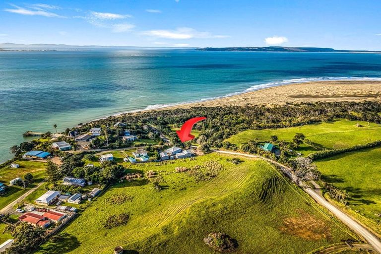 Photo of property in 3 Signal Stn Road, Pouto, Te Kopuru, 0391